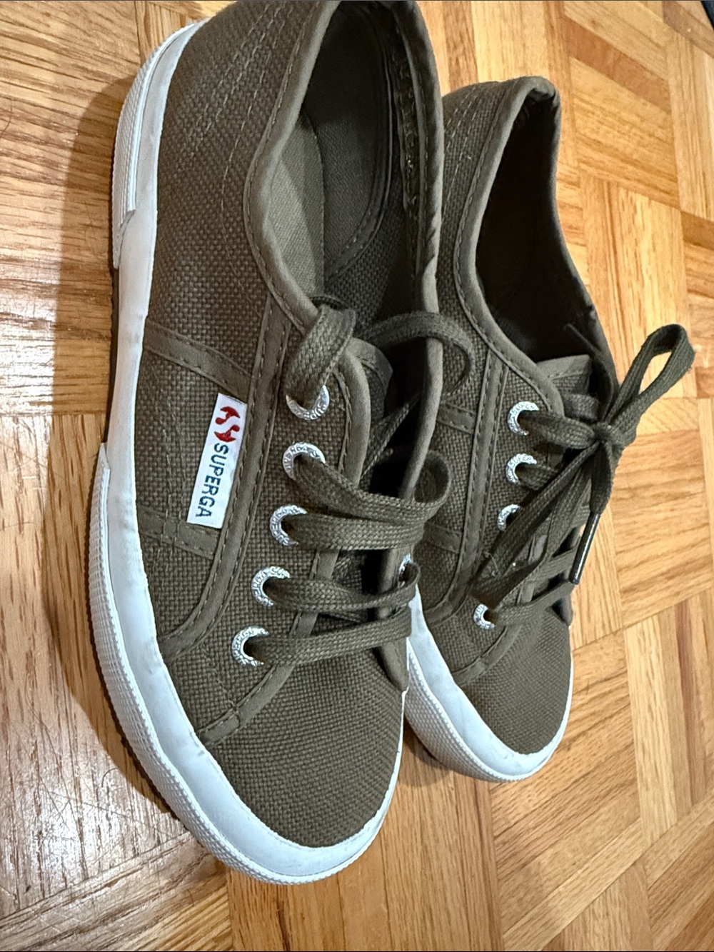 Superga woman’s Canvas Low-Top Sneakers in Olive